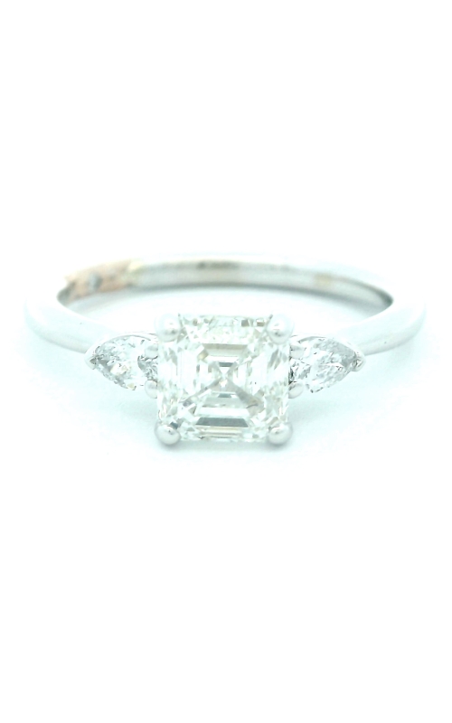 A JAFFE DIAMOND 3-STONE ENGAGEMENT RING